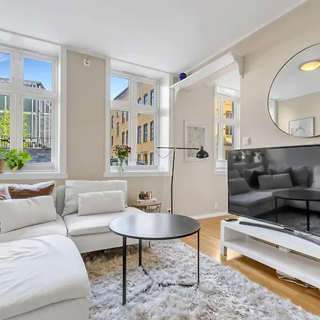 Charm Apartment *